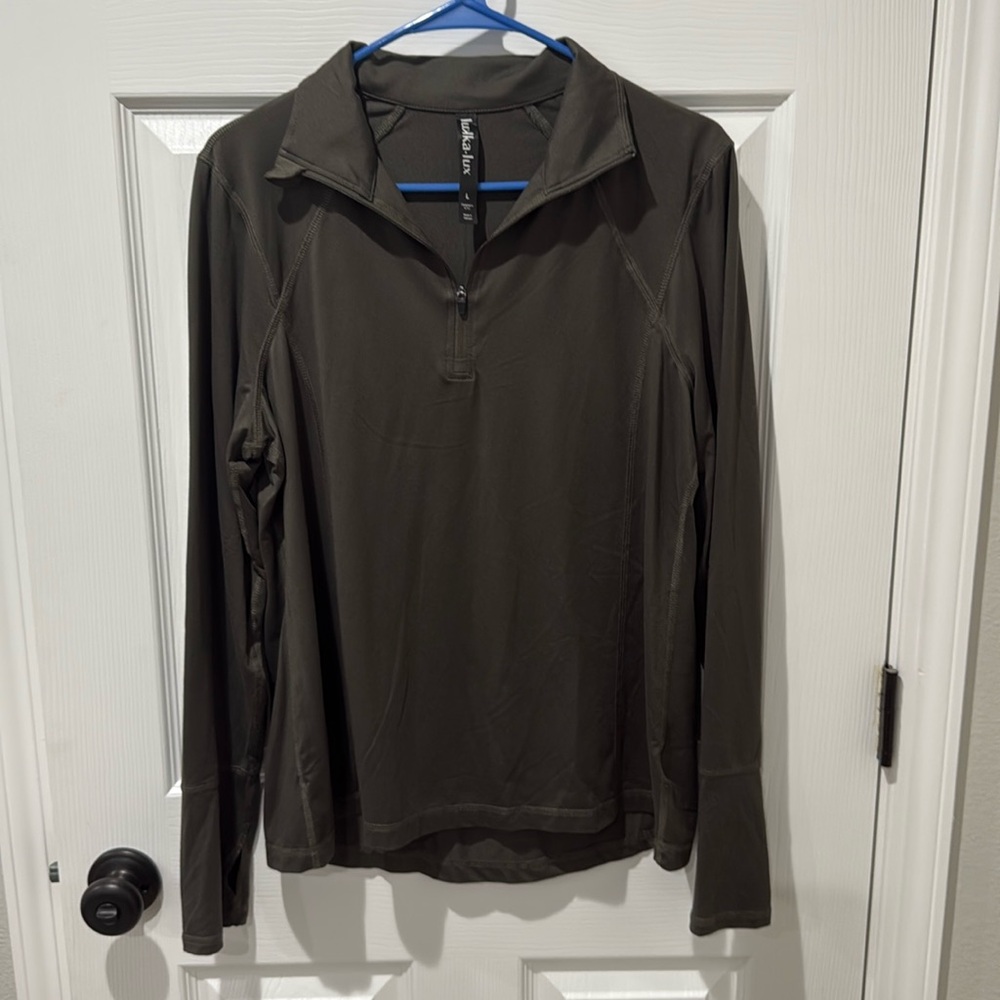 Women’s long sleeve top